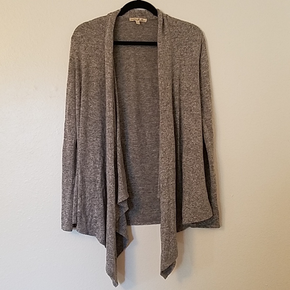 Beautiful simple grey cardigan